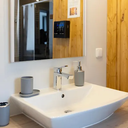 Huge With Sauna And Free Parking *