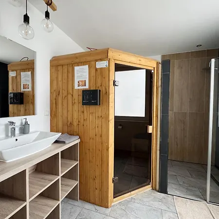 Huge With Sauna And Free Parking * ドゥイスブルグ