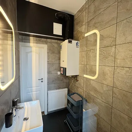 Apartment Huge With Sauna And Free Parking *