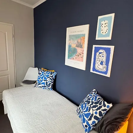 Huge With Sauna And Free Parking ドゥイスブルグ