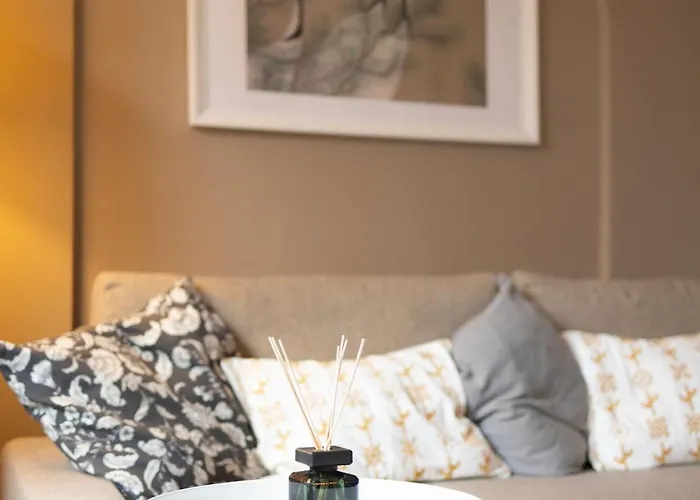 Huge With Sauna And Free Parking *